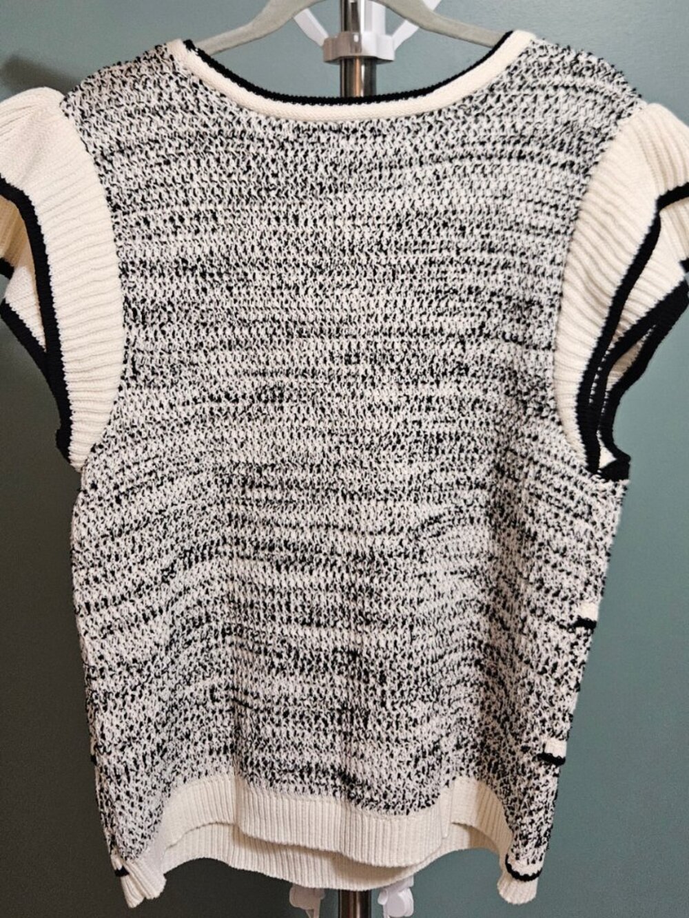 Versona Flutter Sleeve Off-White & Black Sweater - Picture 3 of 6